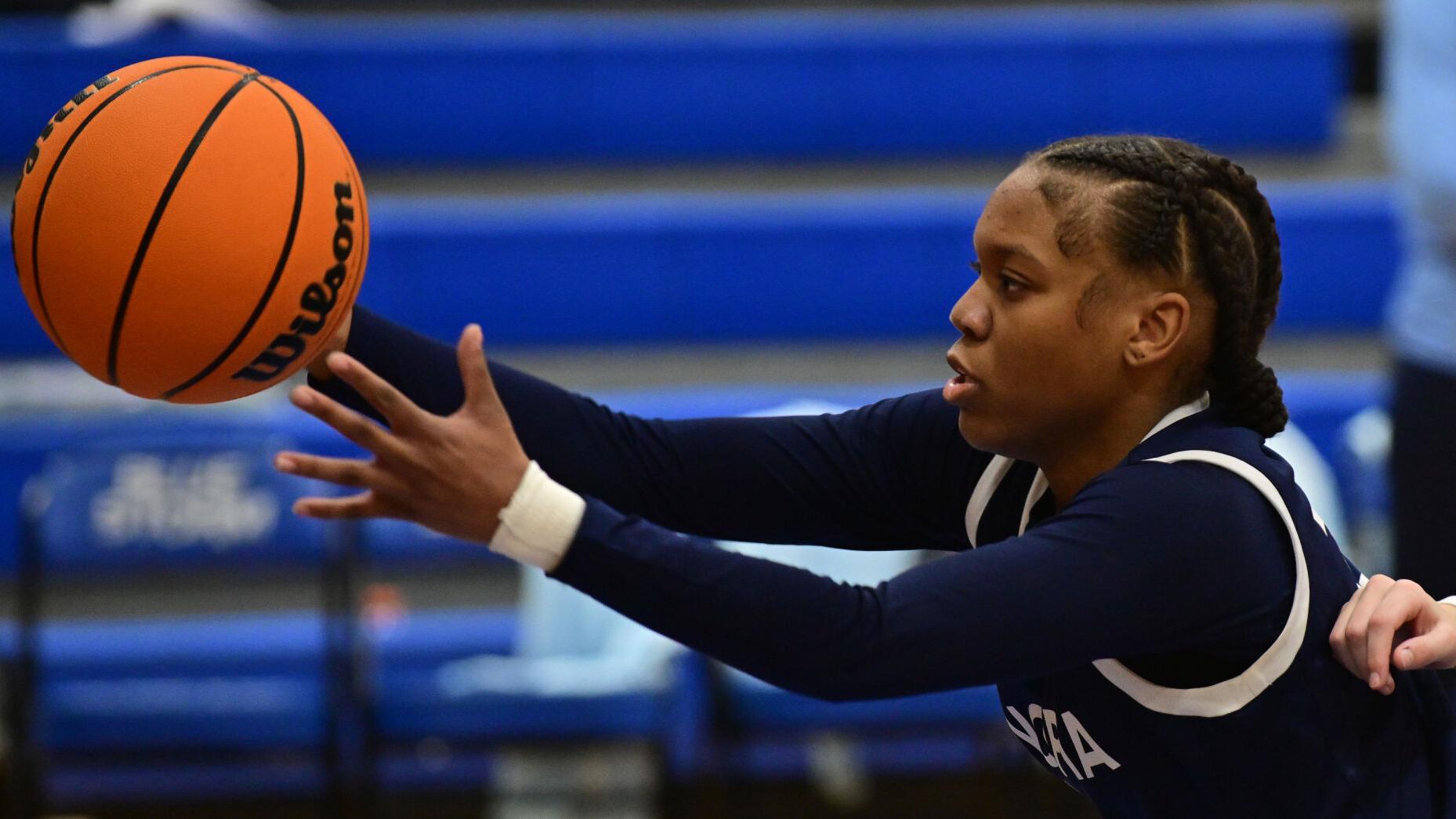 Nya Walker’s key 3-pointer helps Principia finish off victory against Mater Dei
